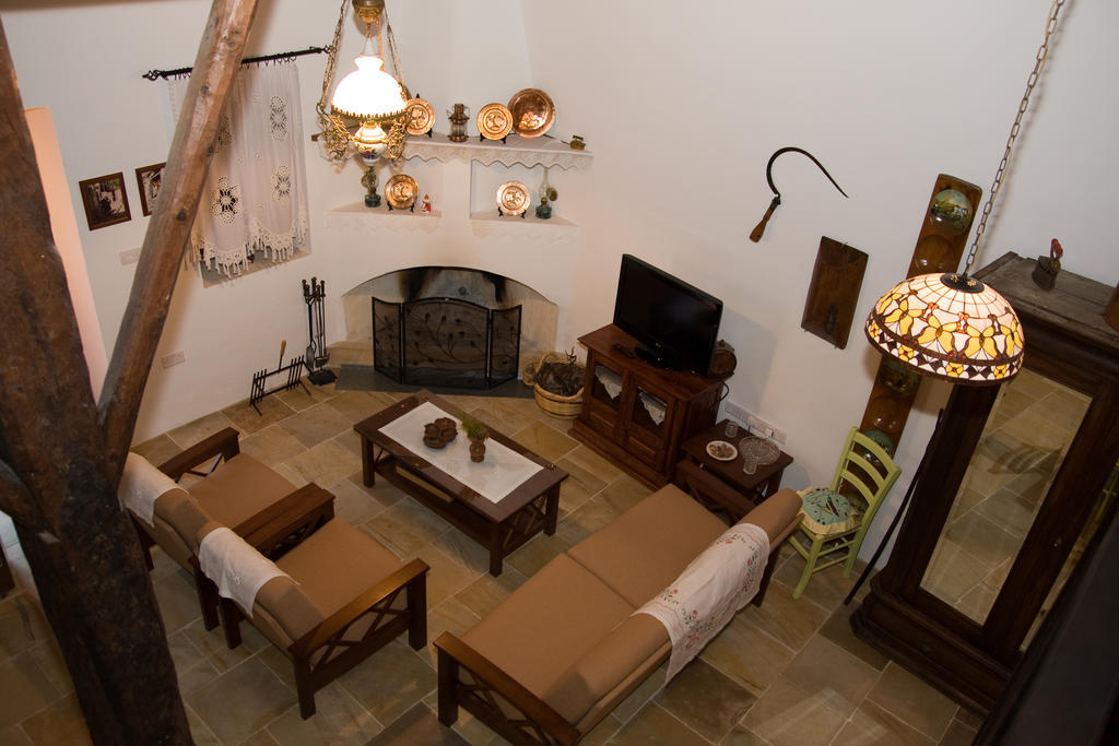 Xenios Cottages Lofou Pokoj fotografie