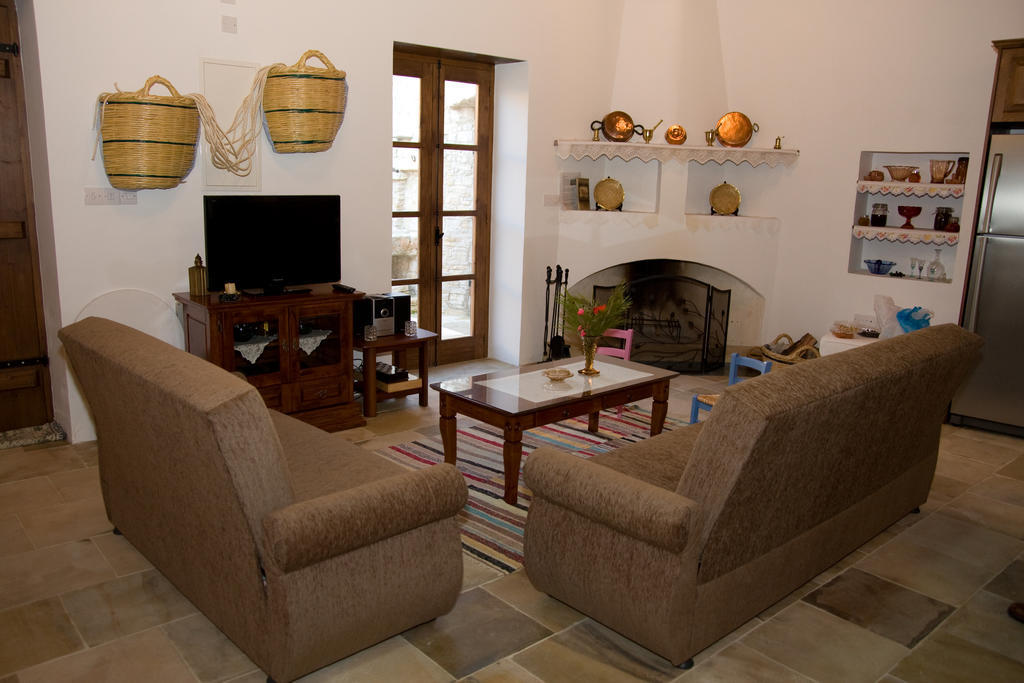 Xenios Cottages Lofou Pokoj fotografie